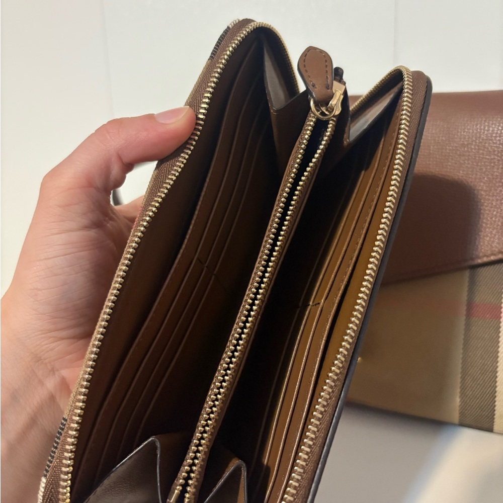 Burberry Brown and Tan Checkered Women's Bag Set - Picture 6 of 10
